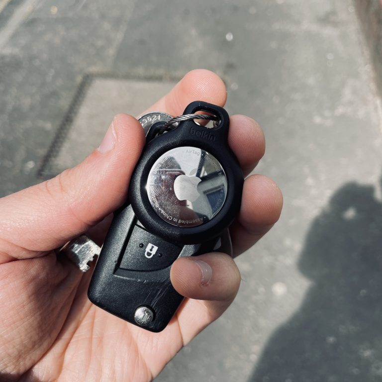 Apple AirTags - First Look