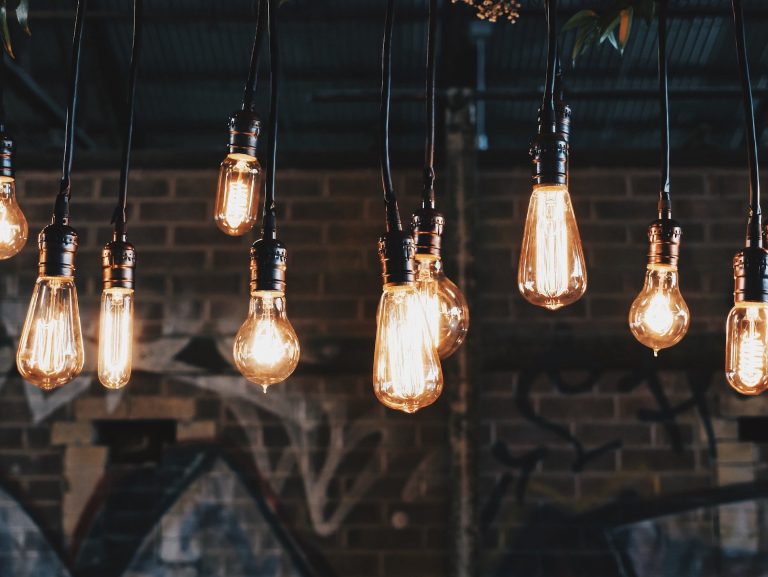 do smart bulbs use more electricity?